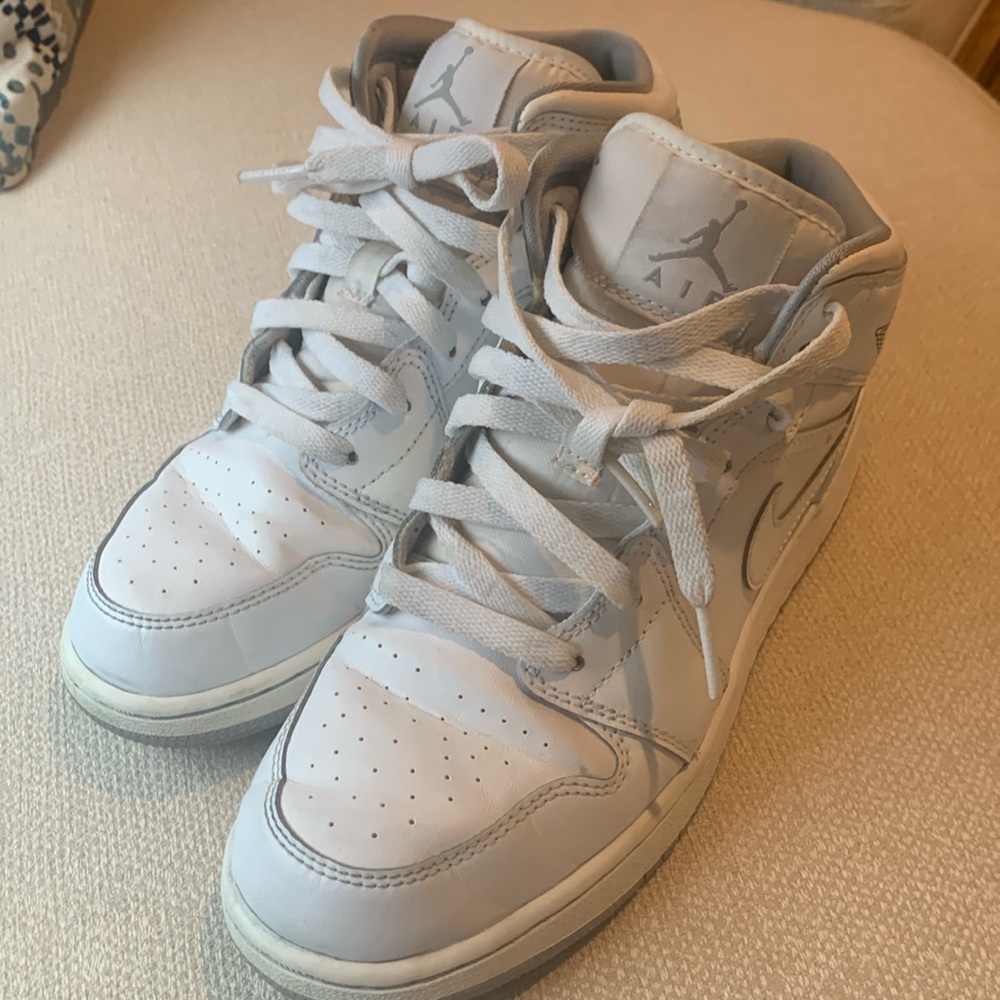 White and very light grey mids Nike Air Jordan 1 - size 5.5Y